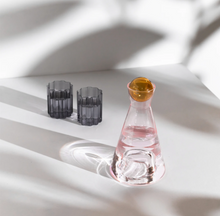 Load image into Gallery viewer, Fazeek Vice Versa Carafe - Pink+Amber