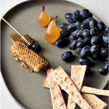 Load image into Gallery viewer, Platter Round - Slate Table Of Plenty