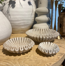 Load image into Gallery viewer, Ruffle Bowl - 23cm