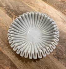 Load image into Gallery viewer, Ruffle Bowl - 23cm
