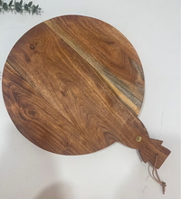 Load image into Gallery viewer, Yufka Grazing Board - Round 30cm
