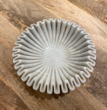 Load image into Gallery viewer, Ruffle Bowl - 23cm
