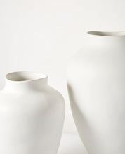 Load image into Gallery viewer, Thea Vase - Small
