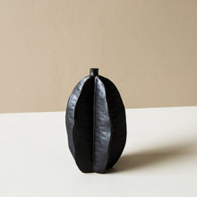 Load image into Gallery viewer, Pod Vase Black - Large
